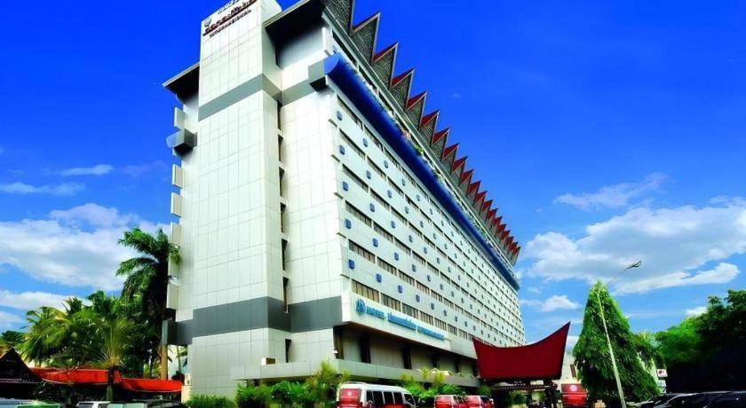 Danau Toba International 5*