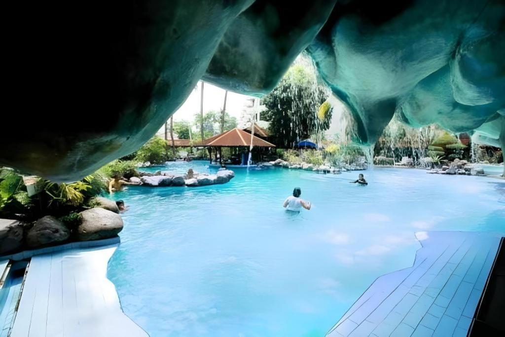 Danau Toba International Hotel 5*