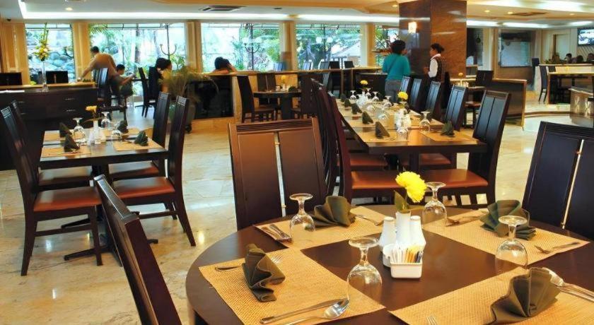Hotel Danau Toba International 5*