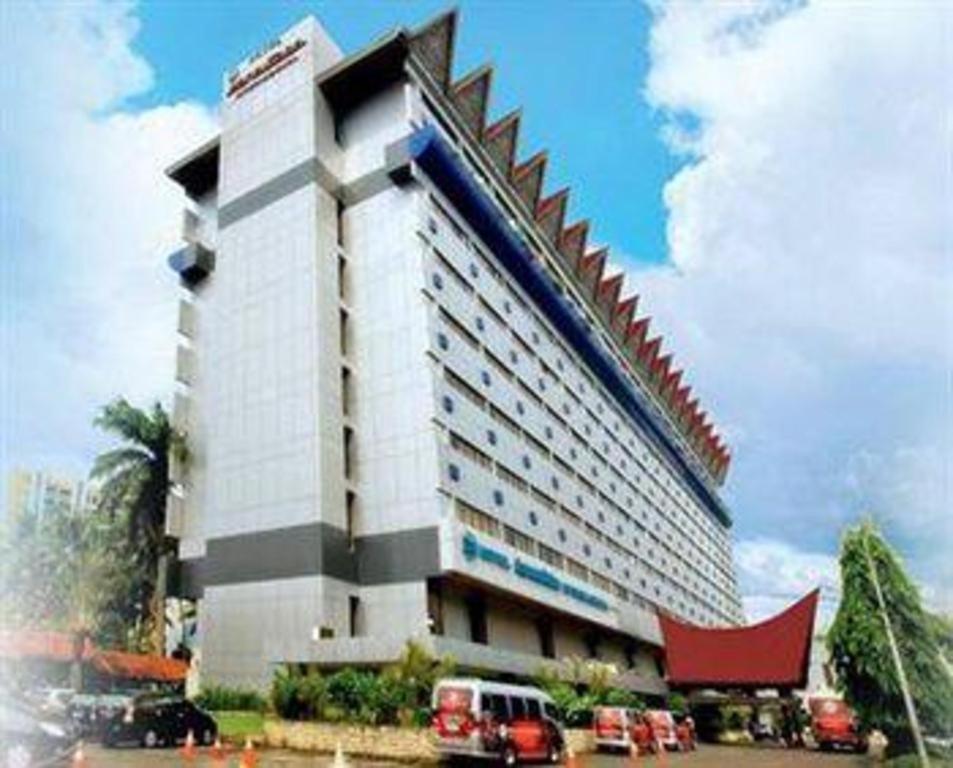 Danau Toba International Hotel 5*