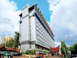 Hotel Danau Toba International 5*